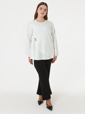 Yandan Bağlama Detaylı Bluz & Pantolon Büyük Beden Takım Siyah Ekru Yandan Bağlama Detaylı Bluz & Pantolon Büyük Beden Takım Siyah Ekru