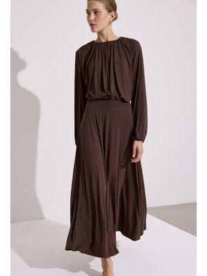 Kahverengi Dökümlü Etek Kahverengi Dökümlü Etek