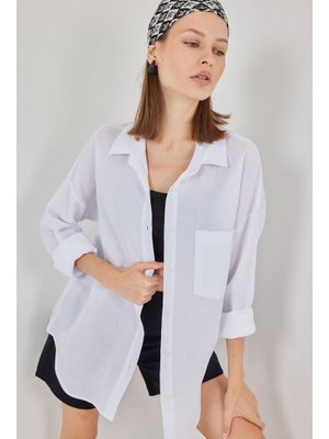 Beyaz Tek Cepli Oversize Müslin Gömlek Beyaz Tek Cepli Oversize Müslin Gömlek