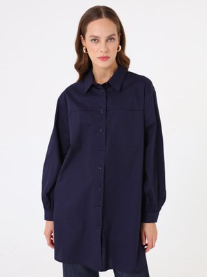 Lacivert Poplin Kumaş Cep Detaylı Uzun Basic Bluz / Gömlek Lacivert Poplin Kumaş Cep Detaylı Uzun Basic Bluz / Gömlek