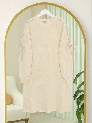 Ekru Omuzu Saç Örgülü Salaş Triko Tunik Ekru Omuzu Saç Örgülü Salaş Triko Tunik