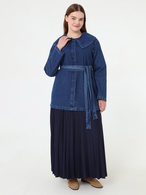 Denim Bebe Yaka Detaylı Büyük Beden Tunik Acik Lacivert Denim Bebe Yaka Detaylı Büyük Beden Tunik Acik Lacivert