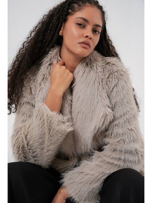 Taş Kemerli Oversize Kürklü Kaban