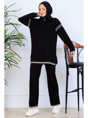 Siyah Yakası Fermuarlı Şerit Detay Triko Takım