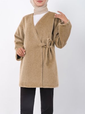 Toprak Yandan Bağlamalı Kürklü Ceket