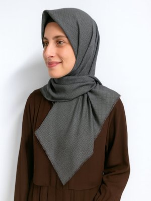 Desenli Denim Eşarp – 95x95 Cm, Kaymaz, Dört Mevsim Kullanıma Uygun Desenli Denim Eşarp – 95x95 Cm, Kaymaz, Dört Mevsim Kullanıma Uygun