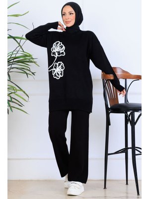 Siyah Nakış İşleme Detaylı Triko Takım