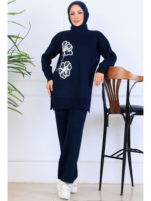 Lacivert Nakış İşleme Detaylı Triko Takım