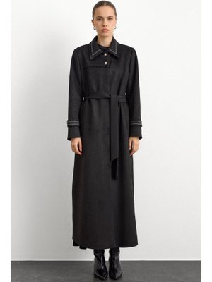 Siyah Gömlek Yaka İşleme Detaylı Süet Görünümlü Büyük Beden Pardesü