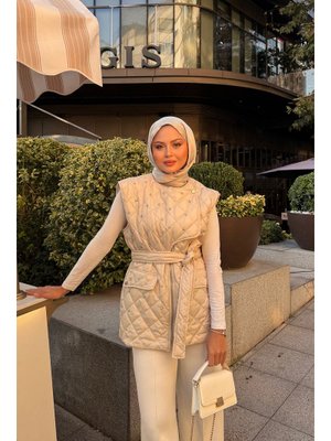 Krem Taş Detaylı Kapitone Yelek