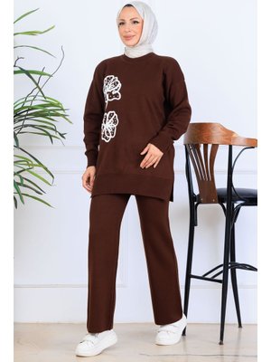 Kahverengi Nakış İşleme Detaylı Triko Takım