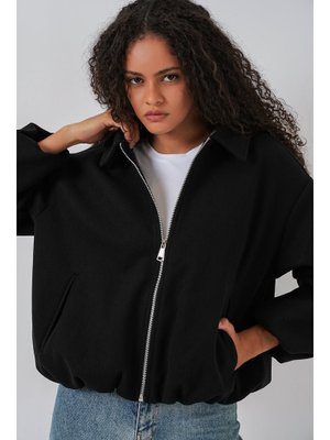 Siyah Büzgülü Oversize Kaşe Ceket Siyah Büzgülü Oversize Kaşe Ceket