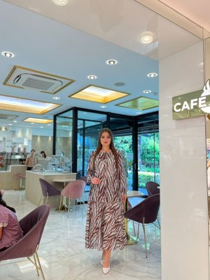 Kahverengi Çiçek Aksesuarlı Büyük Beden Alt Üst Takım