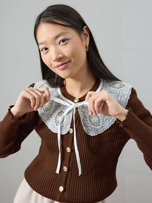 Acı Kahve Beyaz Yakalı Triko Hırka