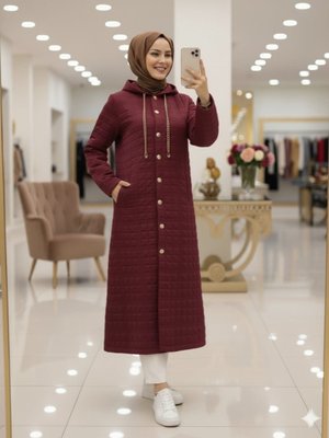 Bordo Kapüşonlu Önü Düğmeli Zincir Detaylı Kapitone Kap