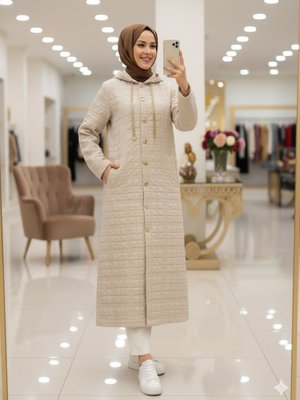 Taş Kapüşonlu Önü Düğmeli Zincir Detaylı Kapitone Kap