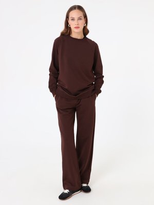 Kahverengi Reglan Kollu Spor Basic Eşofman Takım Kahverengi Reglan Kollu Spor Basic Eşofman Takım