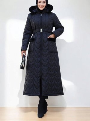 Siyah Kapşonu Ve Cebi Peluş Detaylı Lastikli Kemerli Uzun Mont