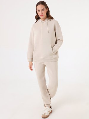 Bej Oversize Sweatshirt Ve Manşetli Eşofman Altı İkili Takım