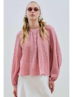 Pembe Dokulu Yakası Düğmeli Bluz