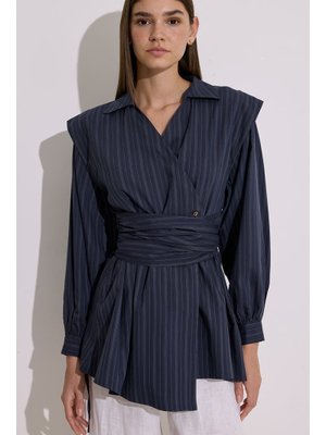 Lacivert Bağlama Detaylı Kruvaze Gömlek