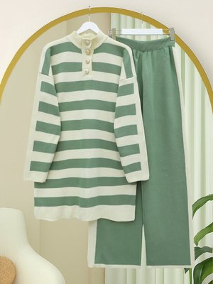 Yeşil Yarım Boğazlı Yakası Düğmeli Kalın Çizgili Triko Takım