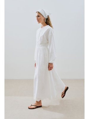 Ekru Brode Düğmeli Elbise