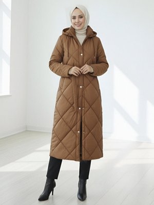 Taba Beli Kemerli Önü Çıtçıtlı Kapüşonlu Astarlı Uzun Kapitone Mont