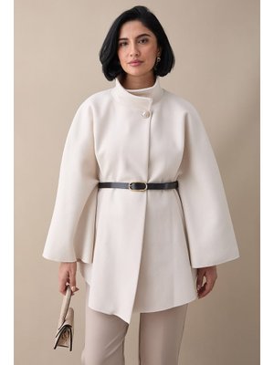 Kemerli Kaşe Beyaz Kısa Panço