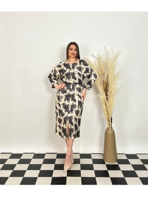 Siyah Büyük Beden Önden Küçük Yırtmaçlı Kemerli Elbise