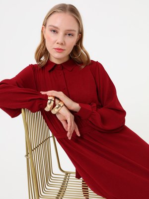 Bordo Beli Büzgülü Klasik Düğmeli Elbise