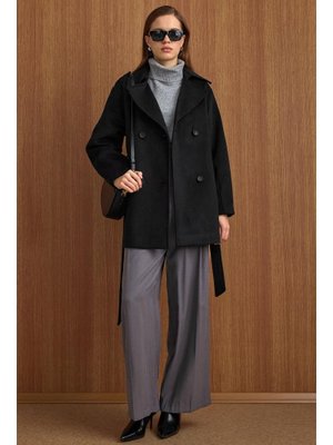 Siyah Apolet Detaylı Oversize Kısa Kaban