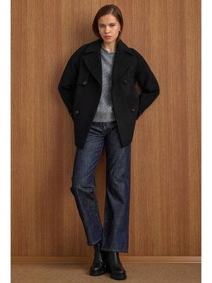 Siyah Pelerin Ve Kol Patı Detaylı Kruvaze Kısa Kaban