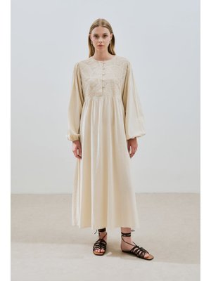 Dokulu Nakış Detaylı Elbise Natural