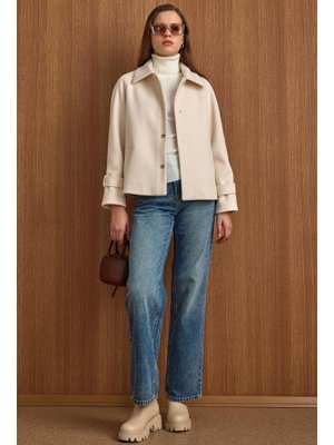 Ekru Çıt Kapamalı Pat Detaylı Kısa Kaban