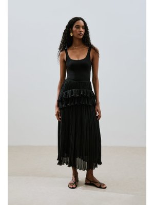 Siyah Mila Piliseli Katlı Etek