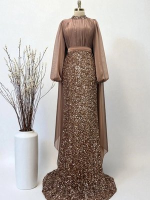 Kahverengi Şifon Pelerin Detaylı Eteği Boncuk İşlemeli Büyük Beden Abiye Elbise