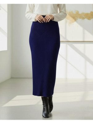 Laci Beli Lastikli Pliseli Triko Etek