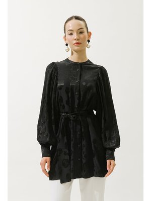 Siyah Jakarlı Saten Gömlek