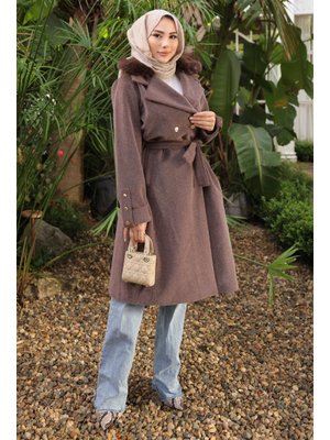 Kahverengi Yaka Kürklü Angora Kaban