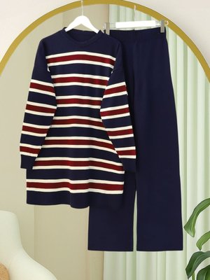 Laci Yuvarlak Yaka Renkli Çizgili Salaş Triko Takım