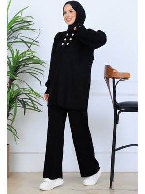Siyah Düğme Detaylı Triko Takım