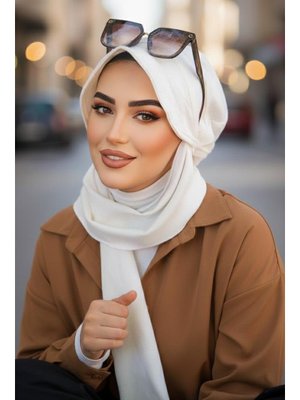 Kırık Beyaz Atkılı Şapka