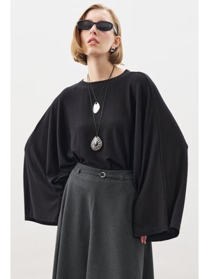 Siyah Pelerin Tarz Bluz