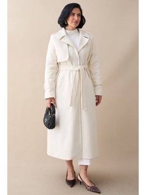 Tek Kapaklı Cepli Kuşaklı Beyaz Kaşe Kaban