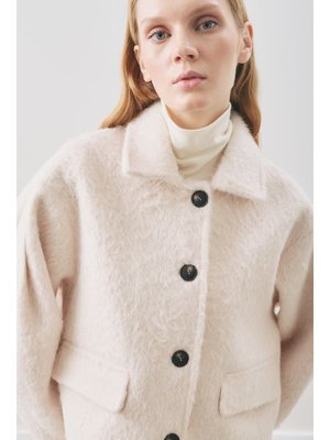 Ekru Boucle Kısa Kaban