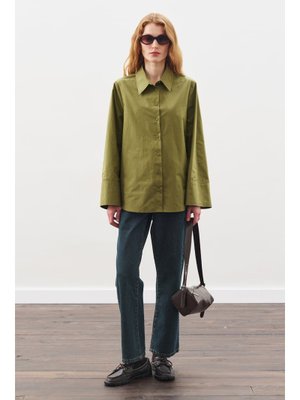 Yağ Yeşili Geniş Manşetli Klasik Gömlek
