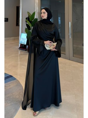 Siyah Pelerinli Saten Abiye Elbise