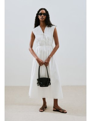 Ekru Büzgülü Bağlama Detaylı Elbise