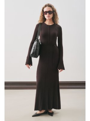 Kahverengi Kloş Etekli Lastik Örgü Elbise